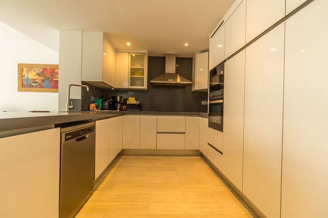 Chalet de 4 habitaciones en Finestrat en venta con piscina garaje - 549.000 € (Ref: 9741490)