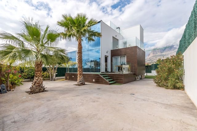 Chalet de 4 habitaciones en Finestrat en venta con piscina garaje - 549.000 € (Ref: 9741490)