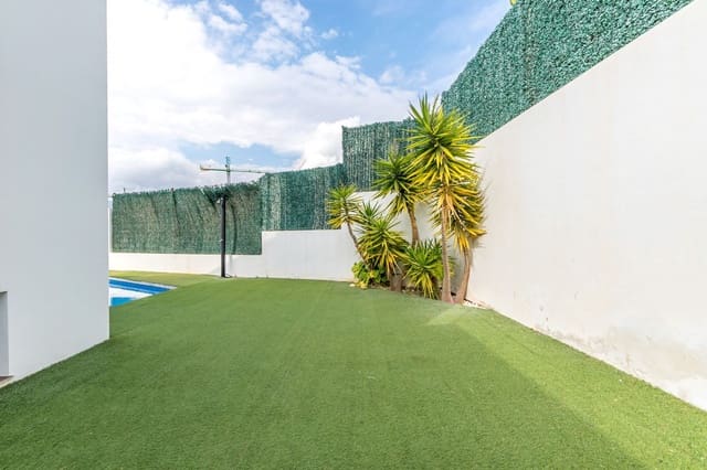 Chalet de 4 habitaciones en Finestrat en venta con piscina garaje - 549.000 € (Ref: 9741490)