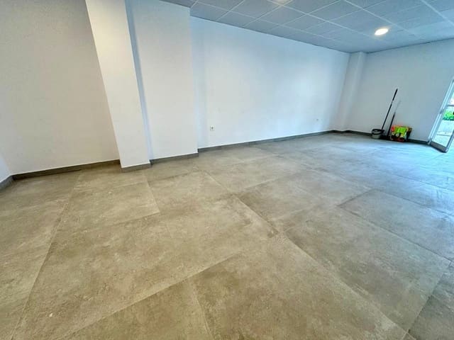 Commercial for rent in Altea - € 950 (Ref: 9827006)