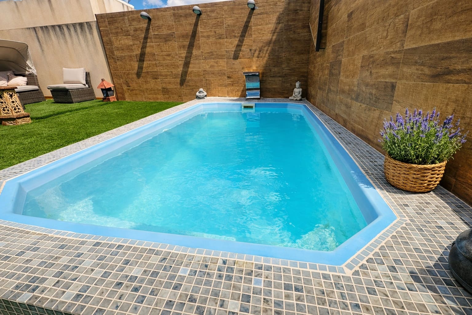 6 bedroom Semi-detached Villa for rent in Alfaz del Pi / L'Alfas del Pi with pool garage - € 2,600 (Ref: 9833255)