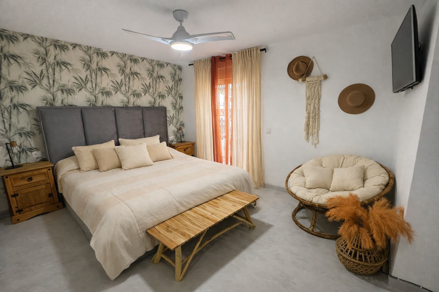6 bedroom Semi-detached Villa for rent in Alfaz del Pi / L'Alfas del Pi with pool garage - € 2,600 (Ref: 9833255)