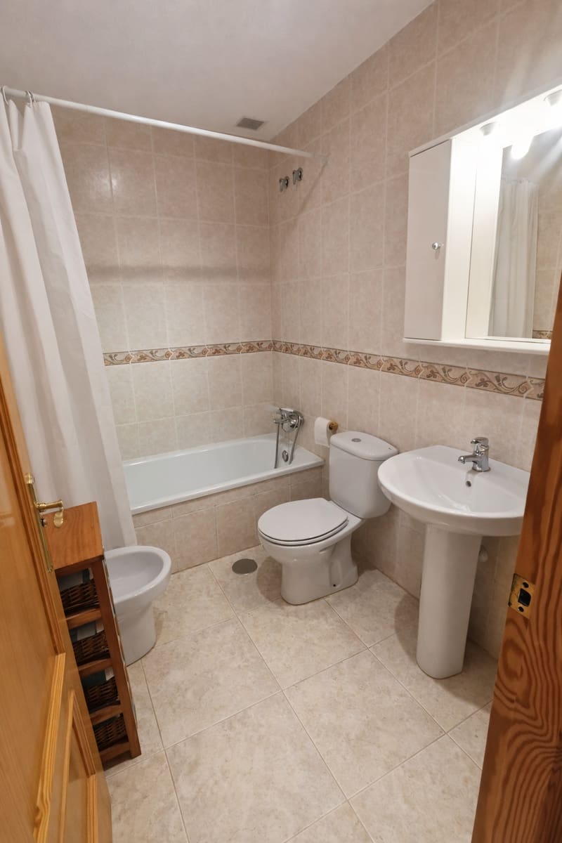 4 bedroom Apartment for rent in La Nucia - € 950 (Ref: 9835183)