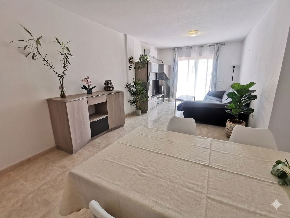4 bedroom Apartment for rent in La Nucia - € 950 (Ref: 9835183)