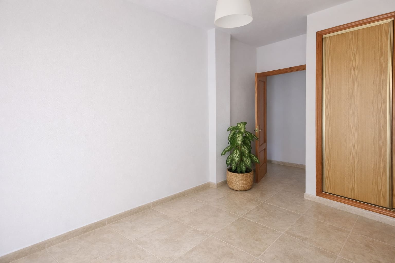 4 bedroom Apartment for rent in La Nucia - € 950 (Ref: 9835183)