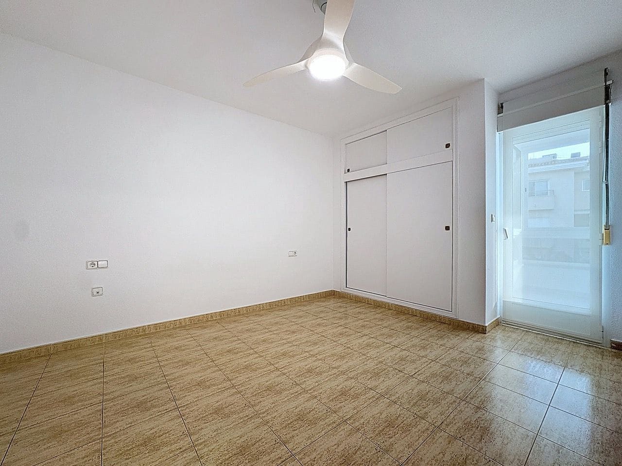 2 soverom Leilighet til salgs i Albir med svømmebasseng garasje - € 369 000 (Ref: 9844829)