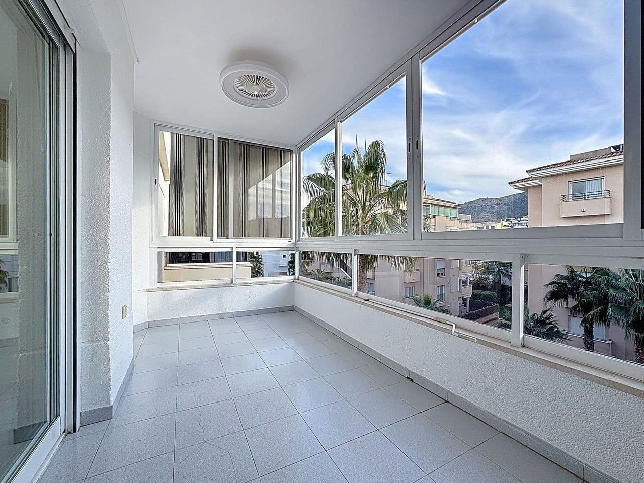 2 soverom Leilighet til salgs i Albir med svømmebasseng garasje - € 369 000 (Ref: 9844829)