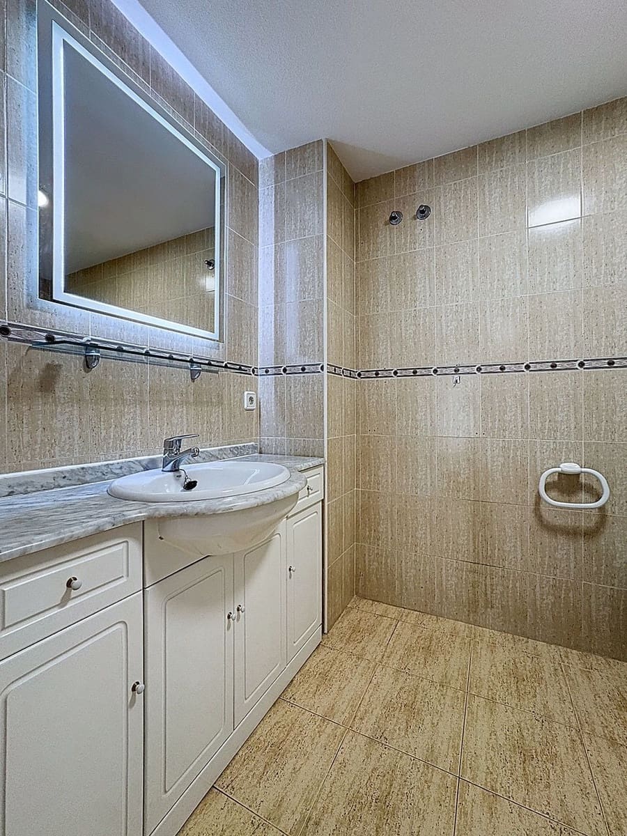 2 soverom Leilighet til salgs i Albir med svømmebasseng garasje - € 369 000 (Ref: 9844829)