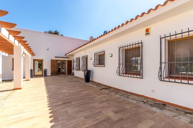 Finca/Casa Rural de 5 habitaciones en Alfaz del Pi / L'Alfàs del Pi en venta con piscina garaje - 1.495.000 € (Ref: 9898708)