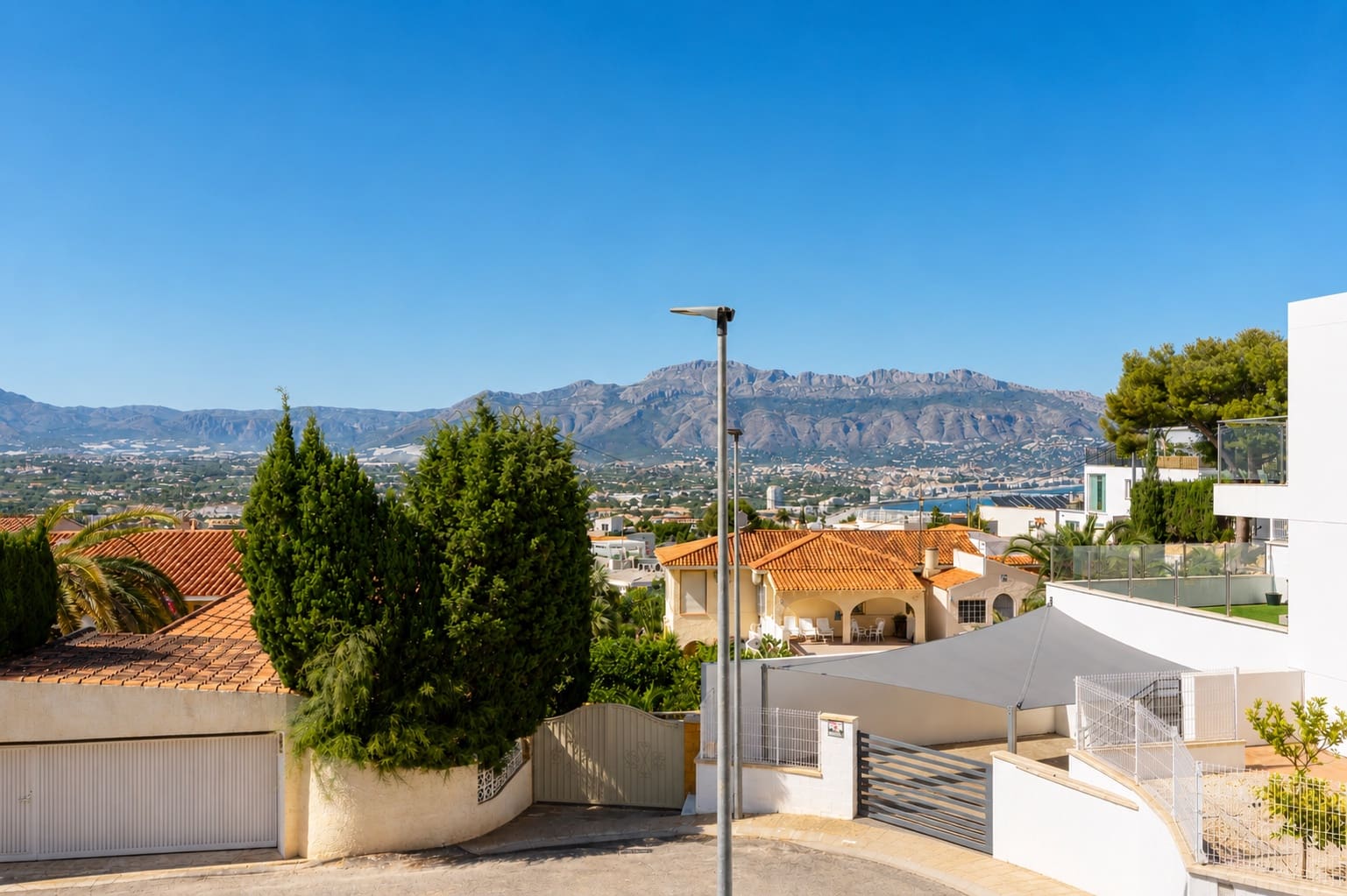3 slaapkamer Huis te koop in Albir met zwembad garage - € 495.000 (Ref: 9921675)
