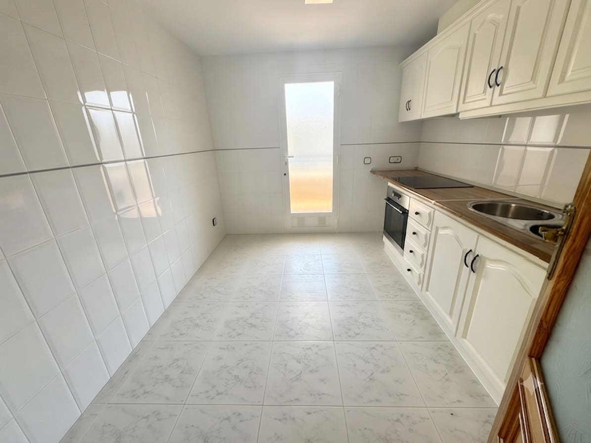 3 bedroom Townhouse for rent in Altea - € 900 (Ref: 9935491)