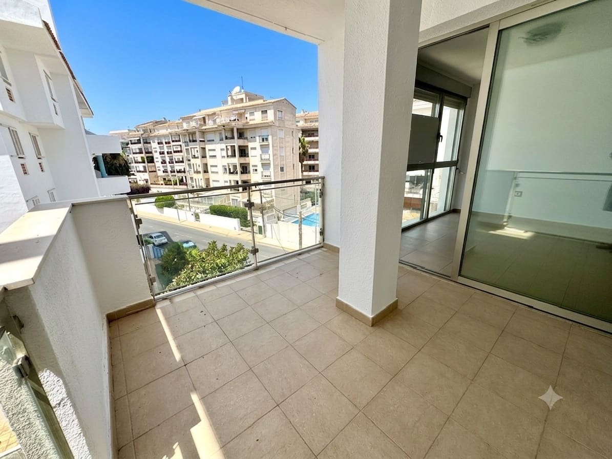 2 bedroom Apartment for rent in Altea with pool garage - € 1,500 (Ref: 9935492)