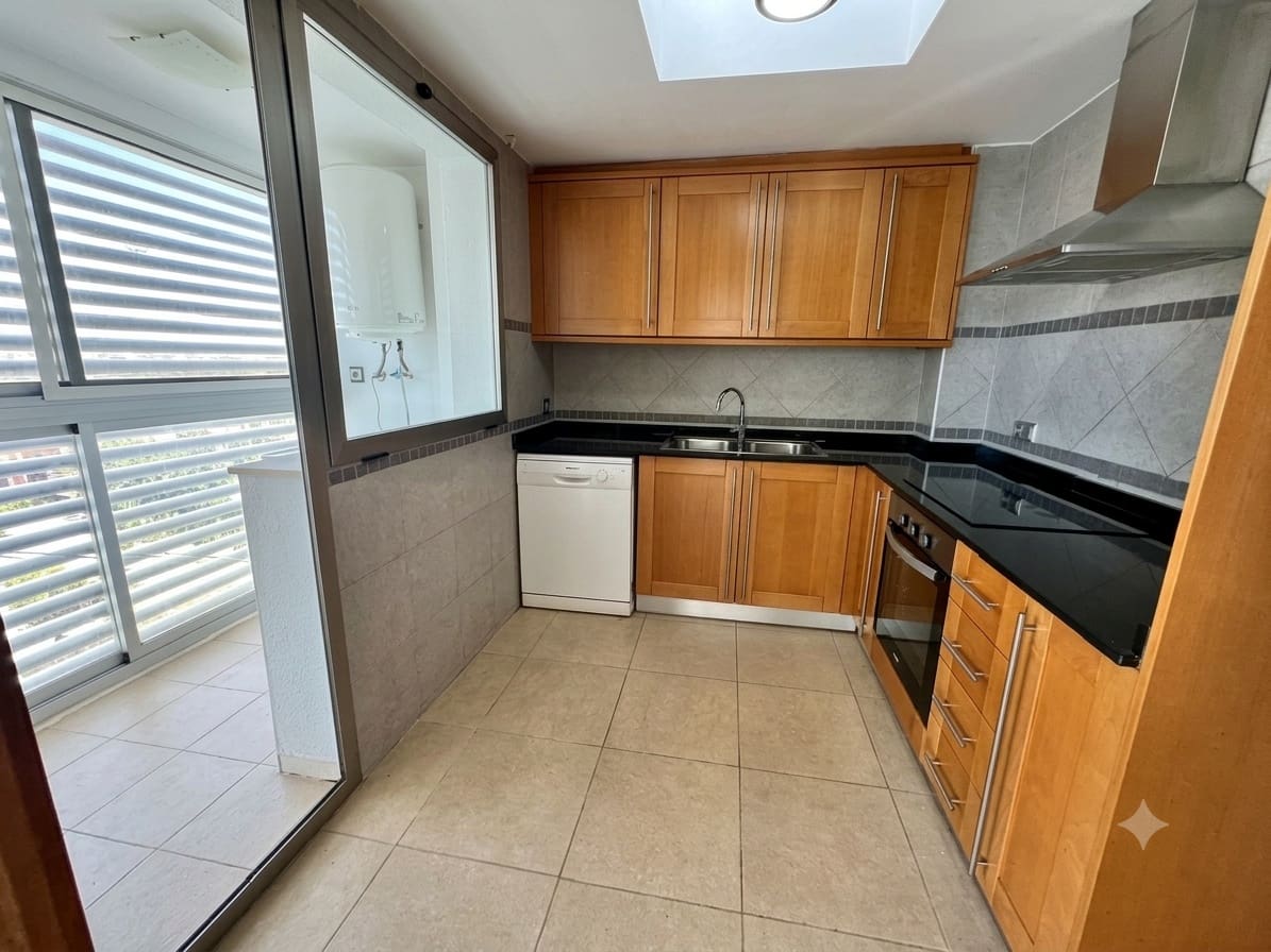 2 bedroom Apartment for rent in Altea with pool garage - € 1,500 (Ref: 9935492)