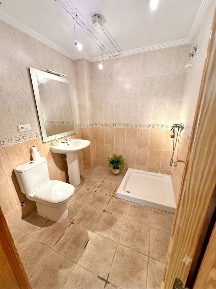 1 bedroom Apartment for rent in Alfaz del Pi / L'Alfas del Pi - € 1,000 (Ref: 9937482)