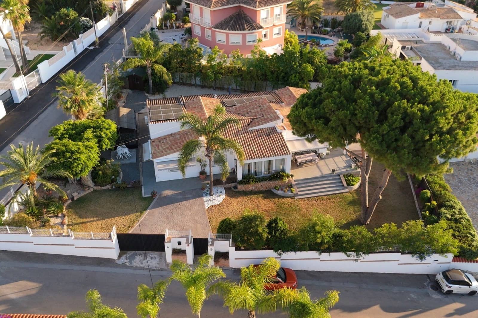 3 soveværelse Villa til salg i Albir med swimmingpool garage - € 799.500 (Ref: 9946955)