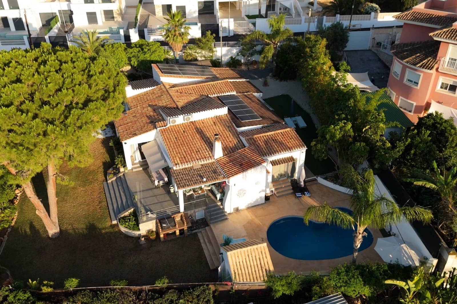 3 soveværelse Villa til salg i Albir med swimmingpool garage - € 799.500 (Ref: 9946955)