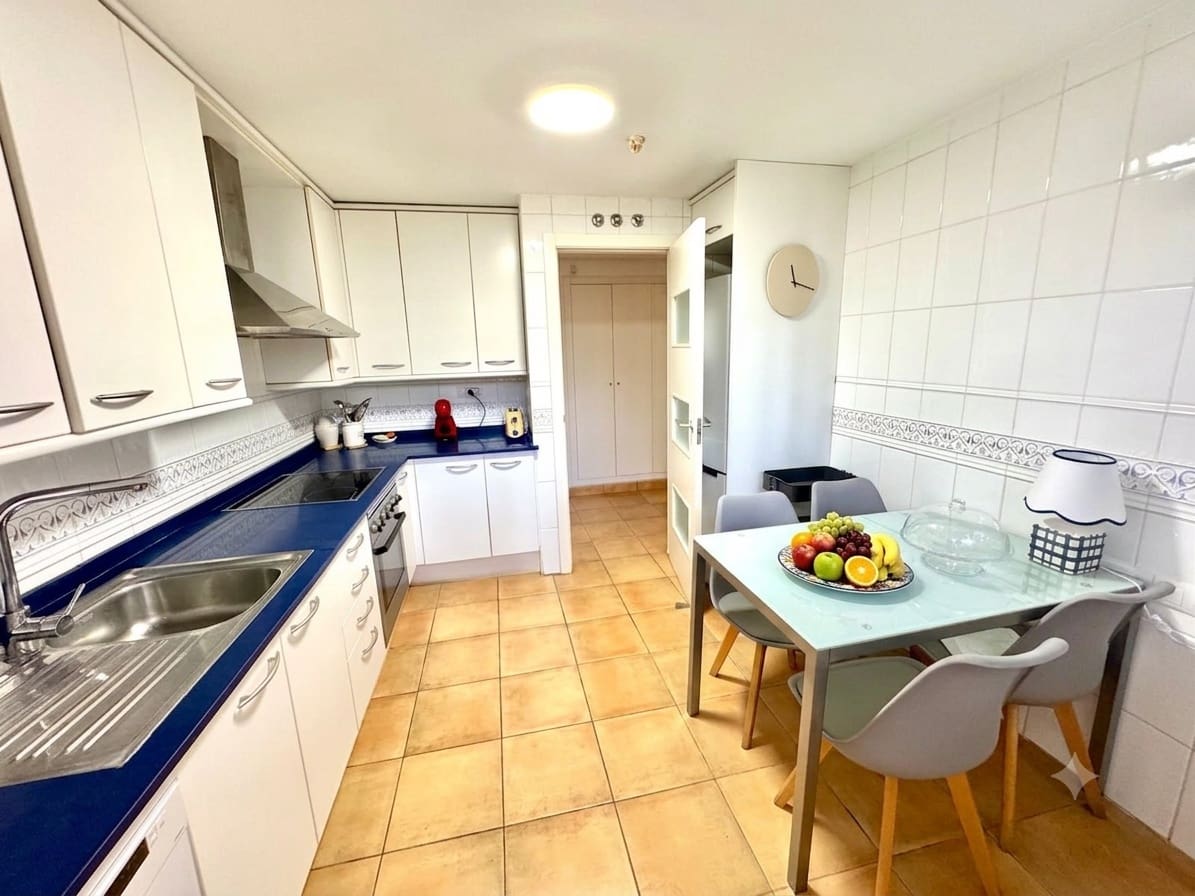 2 bedroom Apartment for rent in Altea with pool garage - € 1,250 (Ref: 9954675)