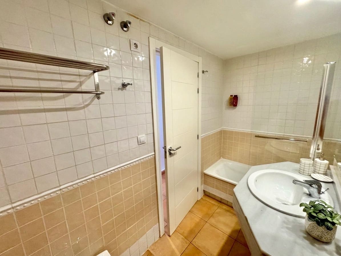 2 bedroom Apartment for rent in Altea with pool garage - € 1,250 (Ref: 9954675)