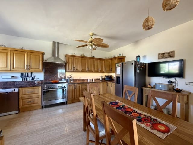 3 slaapkamer Villa te koop in Uleila del Campo met zwembad garage - € 379.950 (Ref: 10060522)