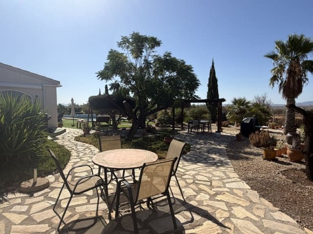 3 slaapkamer Villa te koop in Uleila del Campo met zwembad garage - € 379.950 (Ref: 10060522)