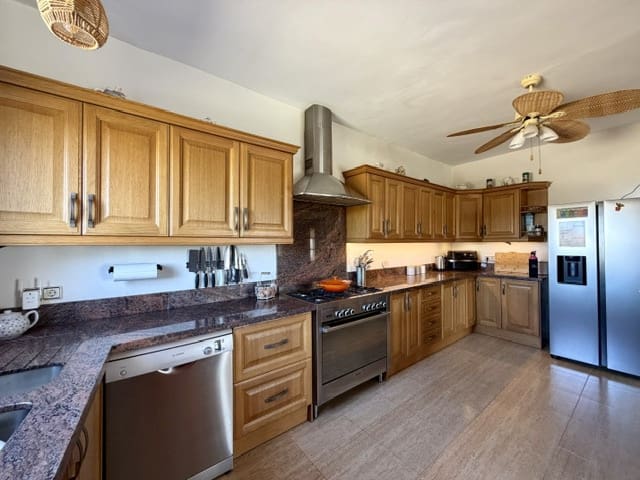 3 slaapkamer Villa te koop in Uleila del Campo met zwembad garage - € 379.950 (Ref: 10060522)