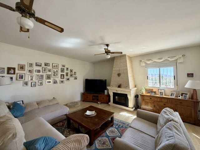 3 slaapkamer Villa te koop in Uleila del Campo met zwembad garage - € 379.950 (Ref: 10060522)