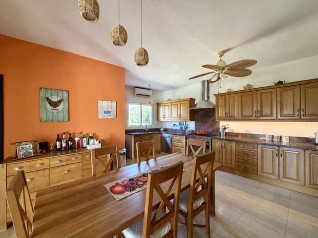 3 slaapkamer Villa te koop in Uleila del Campo met zwembad garage - € 379.950 (Ref: 10060522)