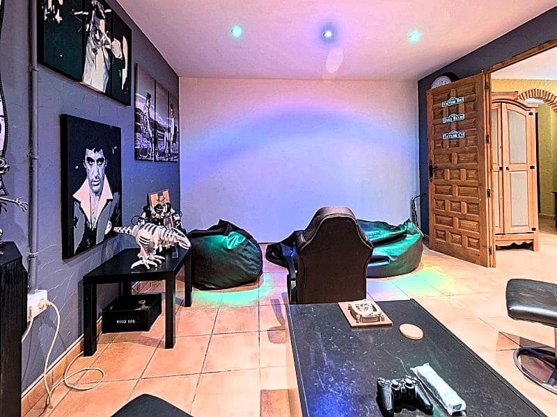 5 soveværelse Villa til salg i Cuevas del Almanzora med swimmingpool - € 275.000 (Ref: 5374845)