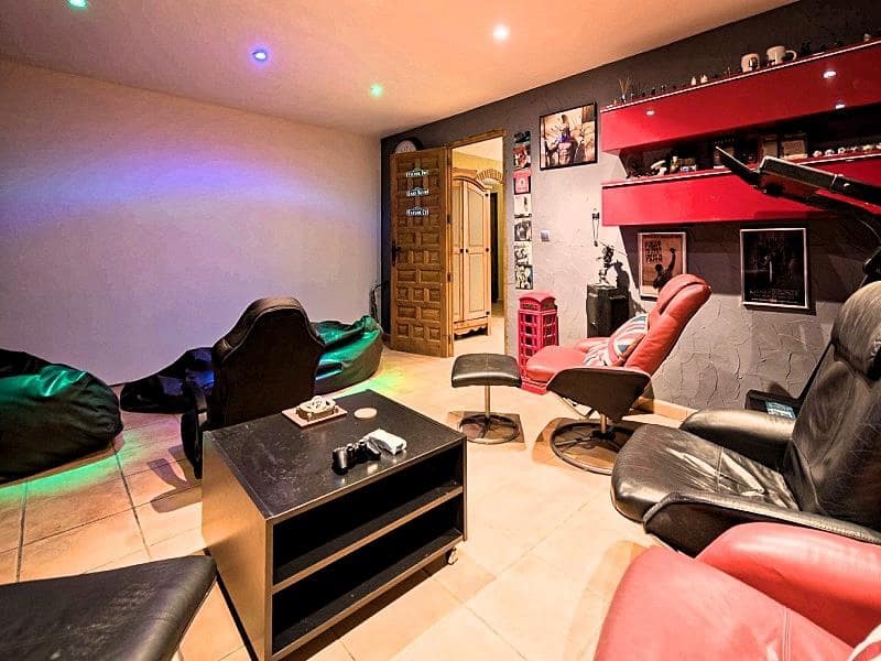 5 soveværelse Villa til salg i Cuevas del Almanzora med swimmingpool - € 275.000 (Ref: 5374845)