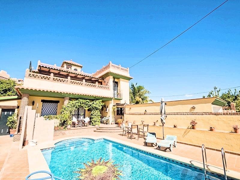 5 soveværelse Villa til salg i Cuevas del Almanzora med swimmingpool - € 275.000 (Ref: 5374845)