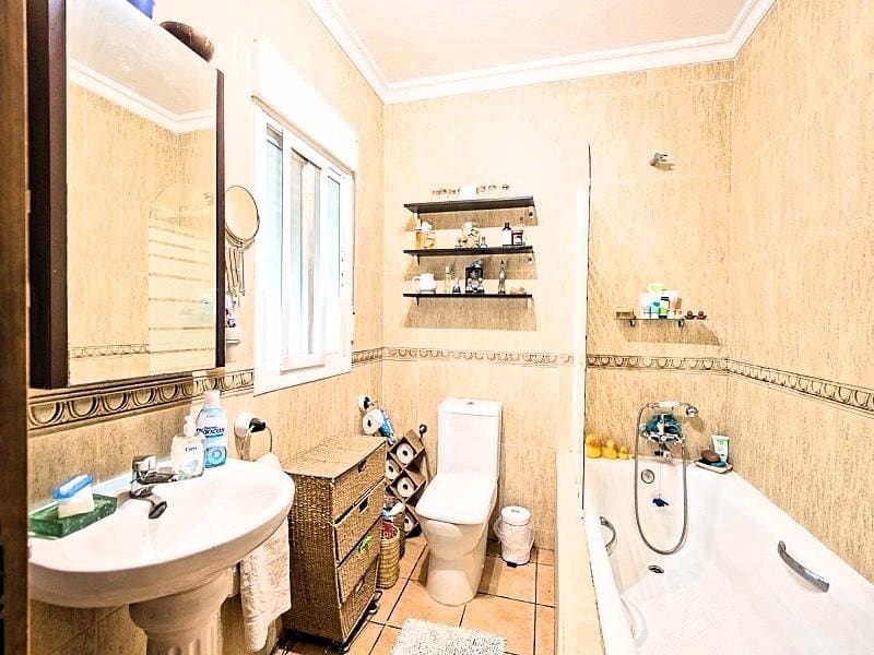 5 soveværelse Villa til salg i Cuevas del Almanzora med swimmingpool - € 275.000 (Ref: 5374845)