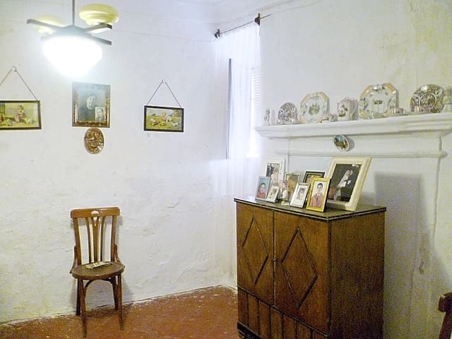 8 soveværelse Byhus til salg i Uleila del Campo - € 97.000 (Ref: 5374867)