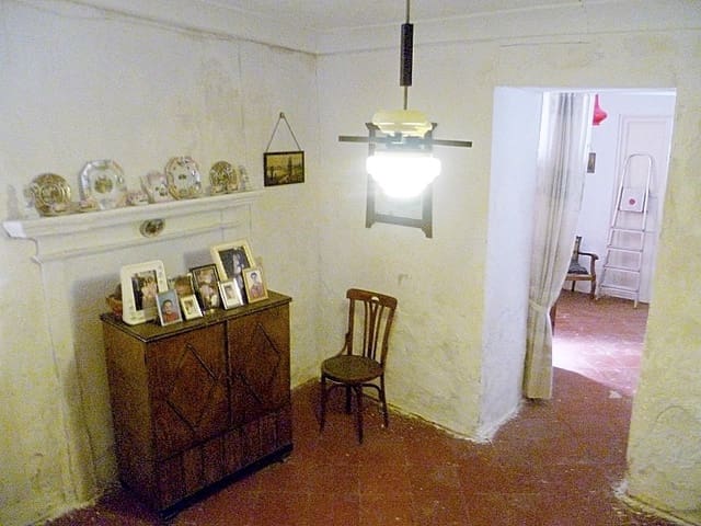 8 soveværelse Byhus til salg i Uleila del Campo - € 97.000 (Ref: 5374867)