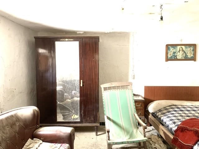 4 sypialnia Finka/Dom wiejski na sprzedaż w Lubrin - 39 950 € (Ref: 5679121)