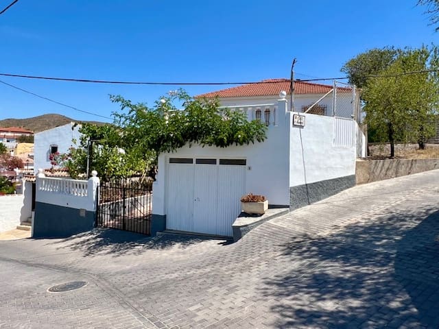 5 bedroom Villa for sale in Lubrin - € 240,000 (Ref: 8015552)