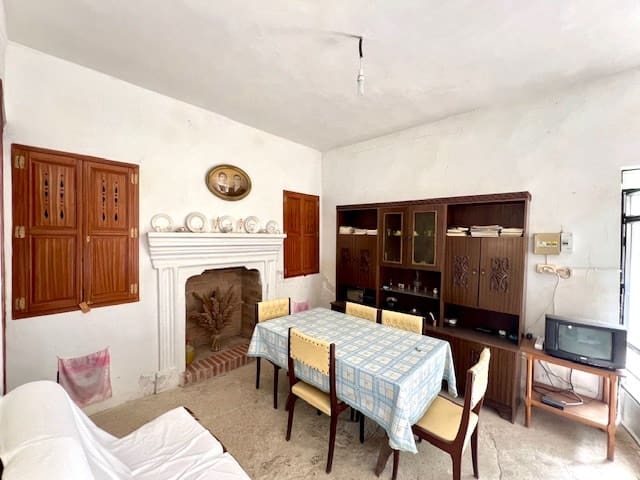 4 bedroom Finca/Country House for sale in Lubrin with garage - € 94,950 (Ref: 8424701)