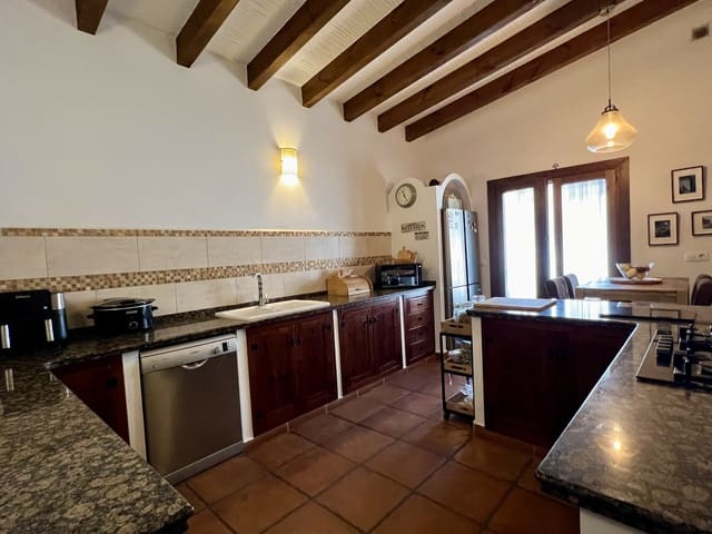 5 bedroom Townhouse for sale in Sorbas with pool - € 339,950 (Ref: 8462616)