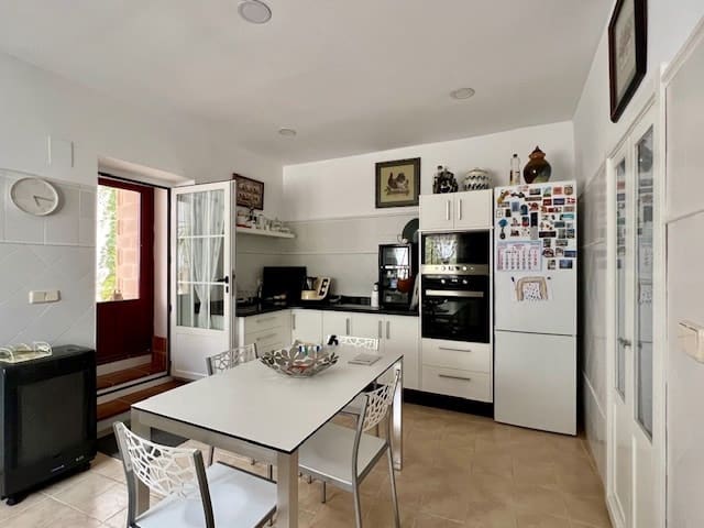 6 soveværelse Finca/Landehus til salg i Lubrin med swimmingpool - € 495.950 (Ref: 8911496)