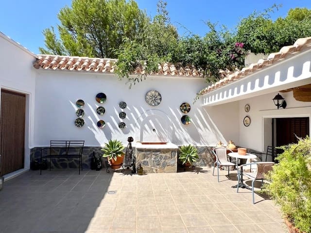 6 soveværelse Finca/Landehus til salg i Lubrin med swimmingpool - € 495.950 (Ref: 8911496)