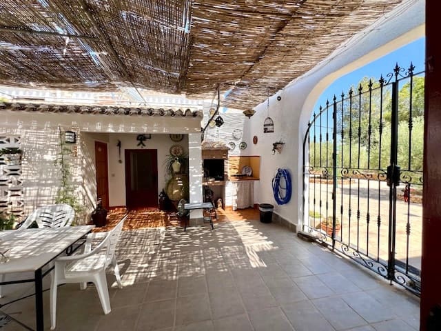 6 soveværelse Finca/Landehus til salg i Lubrin med swimmingpool - € 495.950 (Ref: 8911496)