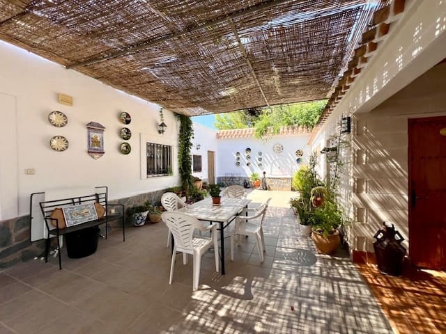 6 soveværelse Finca/Landehus til salg i Lubrin med swimmingpool - € 495.950 (Ref: 8911496)