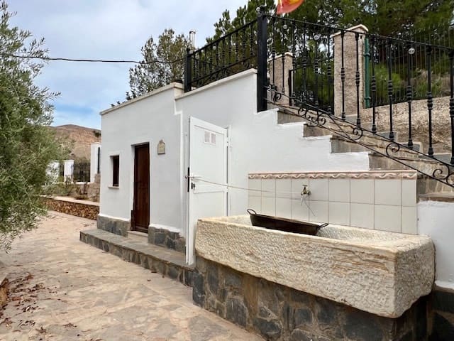 6 soveværelse Finca/Landehus til salg i Lubrin med swimmingpool - € 495.950 (Ref: 8911496)