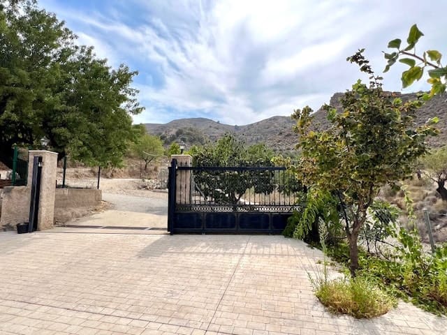 6 soveværelse Finca/Landehus til salg i Lubrin med swimmingpool - € 495.950 (Ref: 8911496)