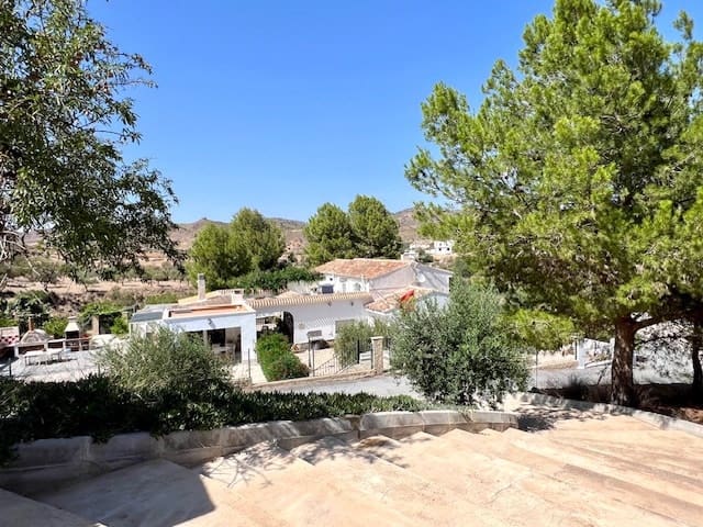 6 soveværelse Finca/Landehus til salg i Lubrin med swimmingpool - € 495.950 (Ref: 8911496)