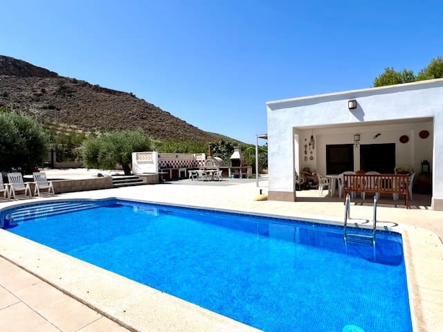 6 soveværelse Finca/Landehus til salg i Lubrin med swimmingpool - € 495.950 (Ref: 8911496)