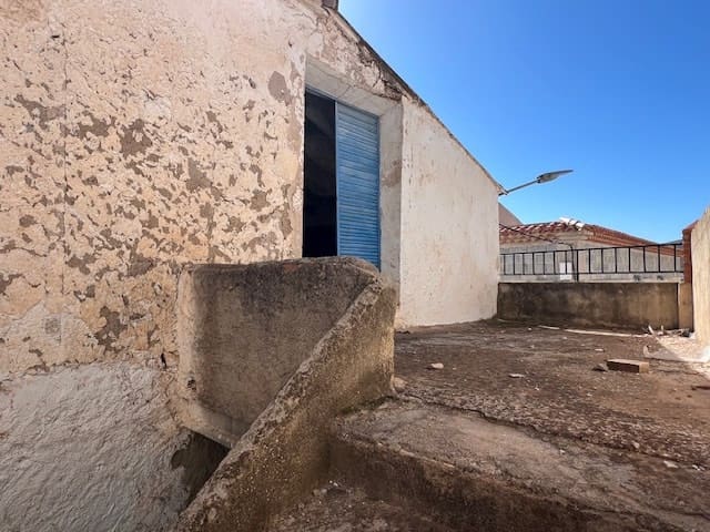 8 soveværelse Byhus til salg i Uleila del Campo - € 190.000 (Ref: 8931427)