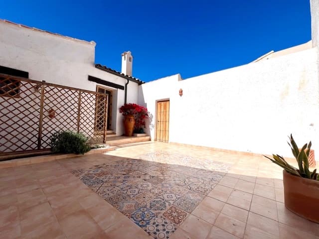 8 slaapkamer Huis te koop in Uleila del Campo - € 190.000 (Ref: 9130558)