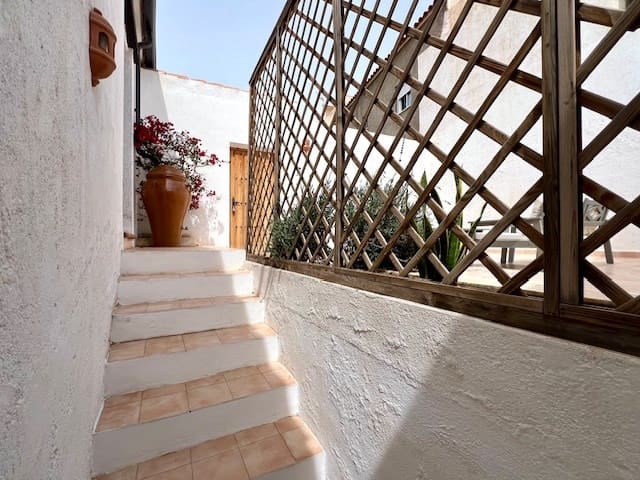 8 slaapkamer Huis te koop in Uleila del Campo - € 190.000 (Ref: 9130558)