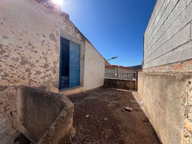 8 slaapkamer Huis te koop in Uleila del Campo - € 190.000 (Ref: 9130558)