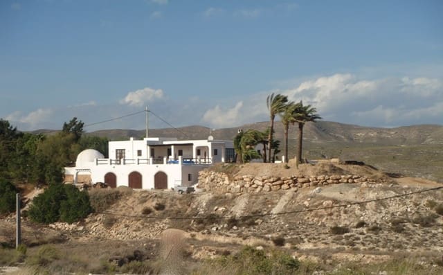 5 soveværelse Villa til salg i Agua Amarga - € 950.000 (Ref: 9285755)